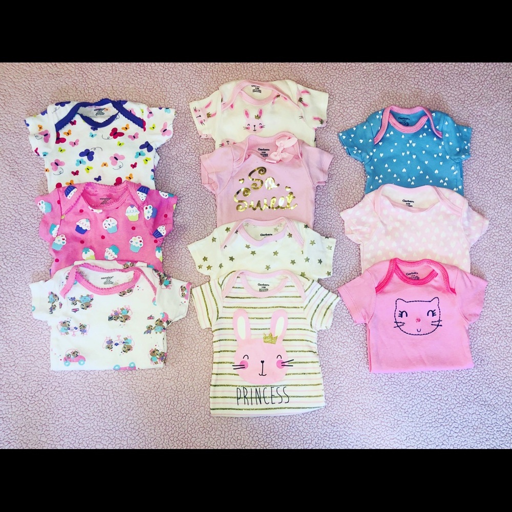 Baby girl onsie lot of 10 Gerber onsies
